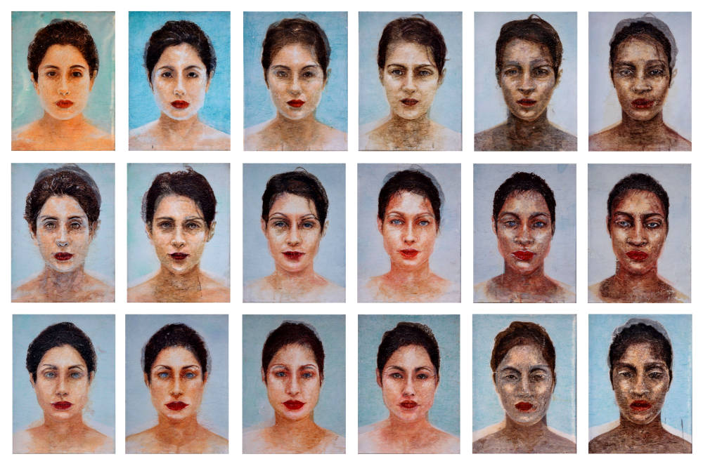 Bernard Rousseau, Entre Elles, 2015, ensemble de vingt portraits gouache sur papier de soie résiné avec couverture de survie en fond, 300 x 400 cm.